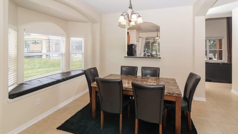 Dining room table fit for 6 (2nd floor)