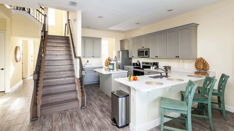 Sip morning coffee or grab a bite at the coastal counter, seating 3