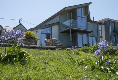 Welcome to The Perch at Rockside, a contemporary studio sleeping up to three guests