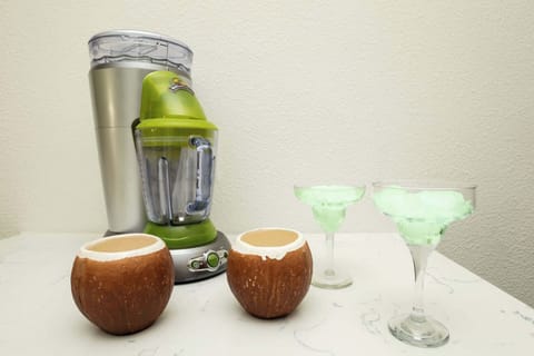 It's 5 o' Clock Somewhere!