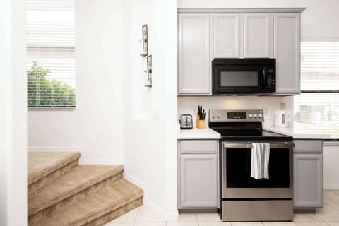 Fully equipped kitchen