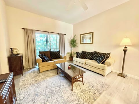 Welcome to Charming Villa At Bahama Bay
