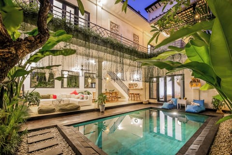 Outdoor pool, sun loungers