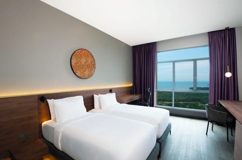 Superior Room Sea View | In-room safe, desk, WiFi (free), bed sheets