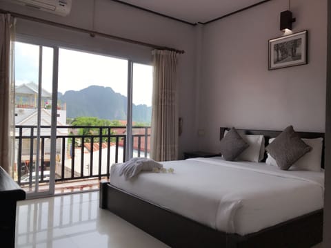 Twin Room, Balcony | Desk, free WiFi