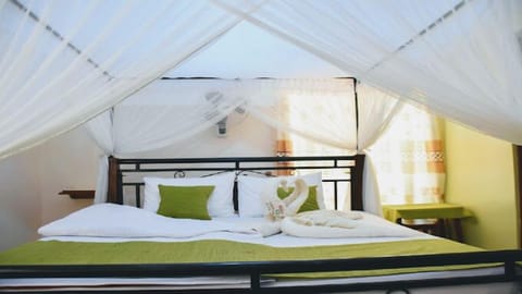 Standard Double Room, Garden View | Free WiFi