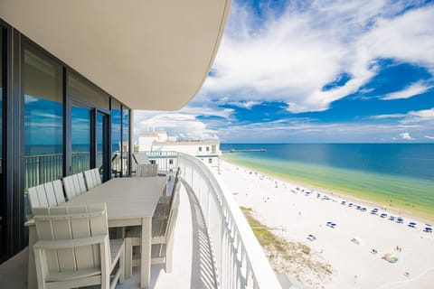 Condo, 4 Bedrooms | Property grounds