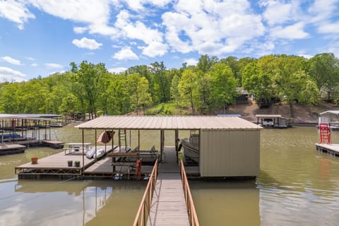 LAKEOZARKVACATION.COM