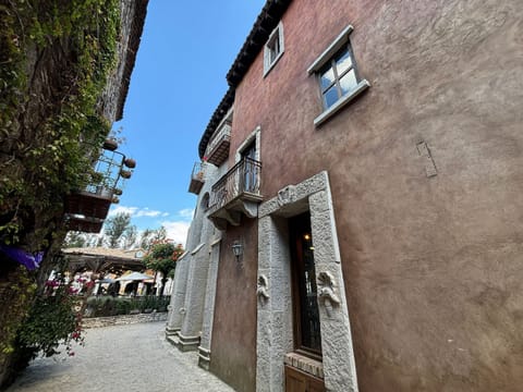 Exclusive Suite | Exterior