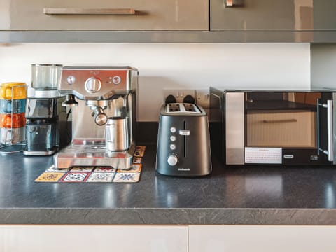 Kitchen | Crescent House, Pennar