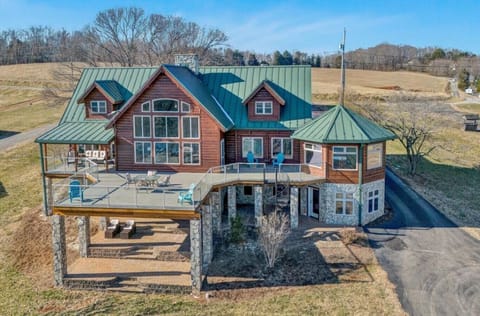 The Great Lake Escape! Coming soon- booking now - 6 people  and 1 small dog