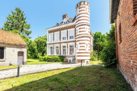 La propriété, vue de l'entrée.