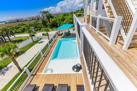 Gorgeous view of the Pool and the Ocean from the 3rd level