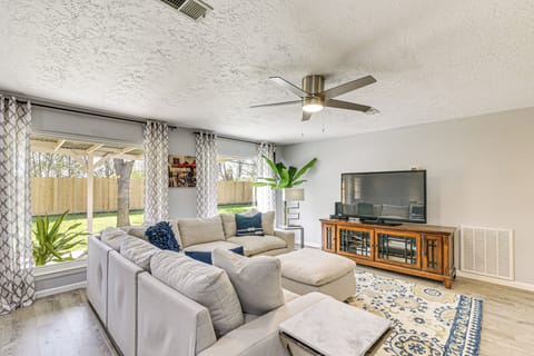 Webster Vacation Rental | 3BR | 2BA | 1,390 Sq Ft | 2 Steps to Enter