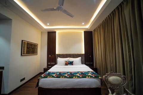 Comfort Double Room, Garden View | In-room safe, laptop workspace, soundproofing