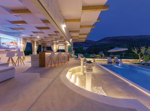 House (Holiday Home) | Pool | Outdoor pool, pool umbrellas, sun loungers