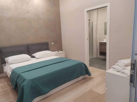 Soundproofing, free WiFi