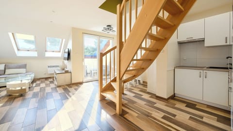 Apartment (406) | Living area | Flat-screen TV