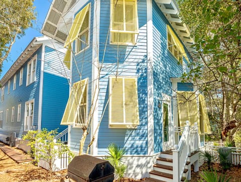 WELCOME TO POPPIN'S PLACE IN SEASIDE, FL