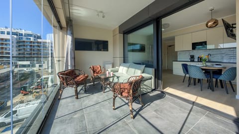 Apartment (216B) | Balcony