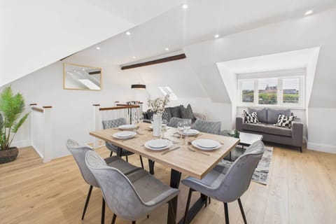 Admiral's View, Whitby - Host & Stay