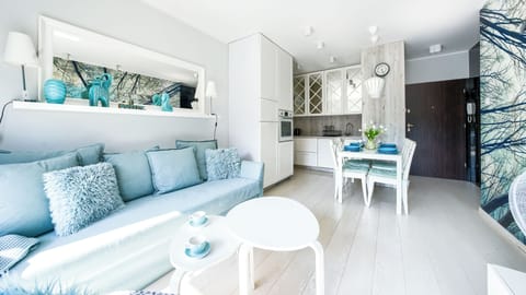 Apartment (6) | Living area | Flat-screen TV