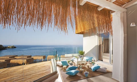 Larimar Four-Bedroom Beachfront Villa | In-room safe, soundproofing, free WiFi, bed sheets