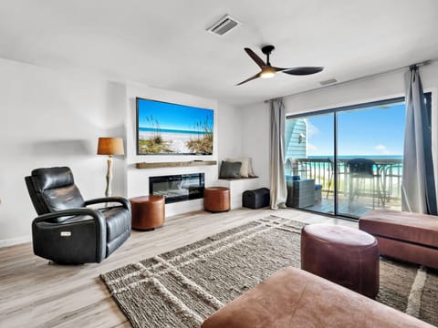Welcome to Charline at Shoreline Villas