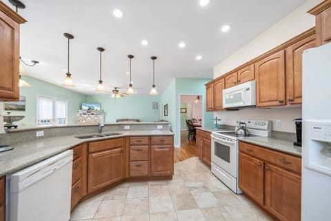 Well-Stocked Kitchen with all the comforts of home.