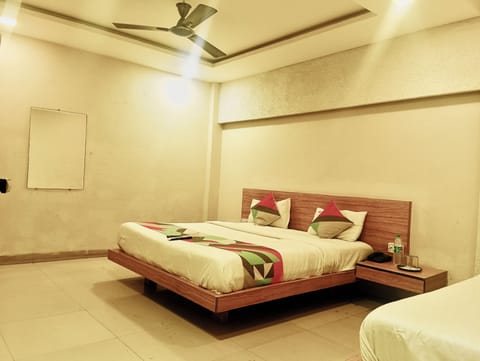 Deluxe Double Room, City View | Iron/ironing board, WiFi (free)