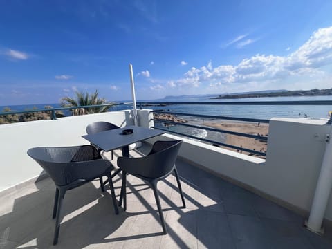 Studio, Sea View | In-room safe, soundproofing, iron/ironing board, free WiFi