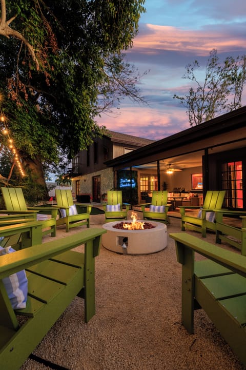 Propane fire-pit with seating ~Lush tropical setting~ relaxing bistro lighting