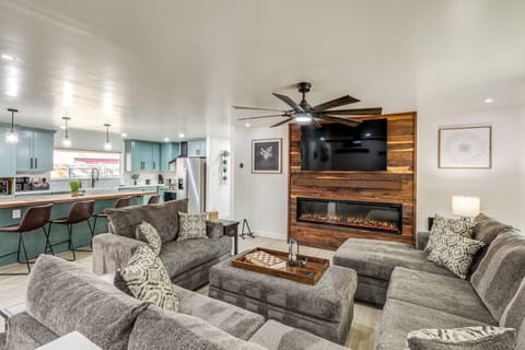 Flagstaff Vacation Rental | 5BR | 3BA | 2,700 Sq Ft | 1 Step Required