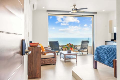 Gaviotas offers guests a peaceful beachfront retreat, underscored by broad ocean views.
