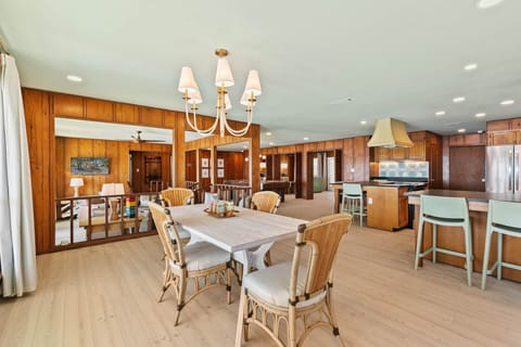 Open concept kitchen/living/dining 