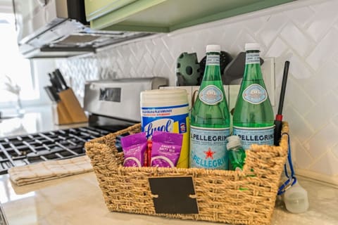 Thoughtful welcome setup w/ snacks & drinks, adding a friendly touch to your arrival.