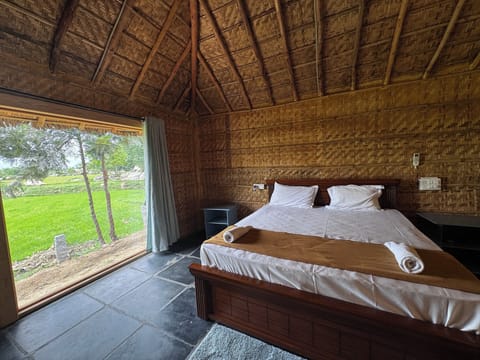 Deluxe Double Room, Courtyard View | Desk, laptop workspace, blackout drapes, free WiFi