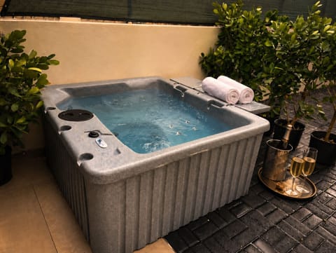 Private hot tub