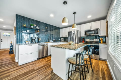 Thumbnail_Chapin Airbnb-11