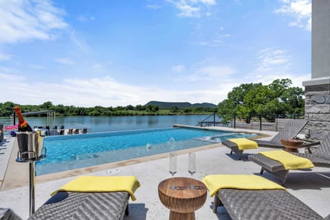 Blue Horizon Retreat