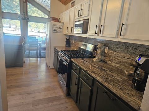 Fully equip. kitchen