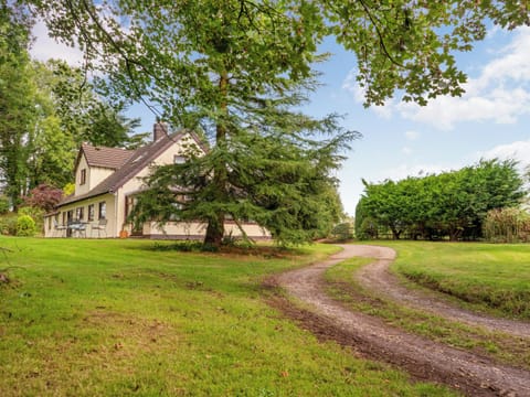 Exterior | Dyffryn Conin, Clynderwen