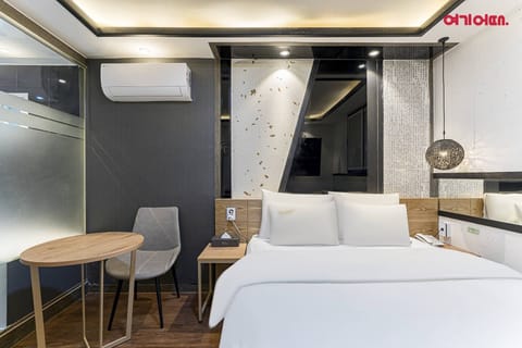 Double Room, No Parking, Check in After 9 PM, Extra Charge for Consecutive Night | Soundproofing, free WiFi, bed sheets
