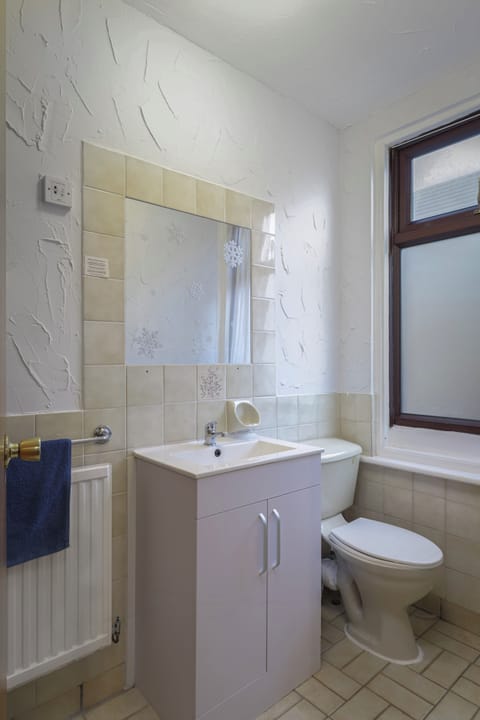 Shower, towels, soap, shampoo