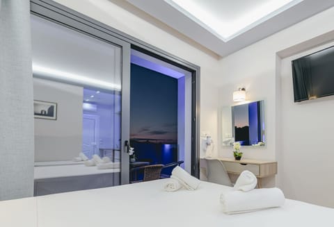 Triple Room, Courtyard View | Free WiFi, bed sheets