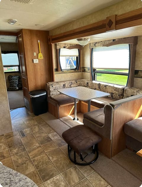 Bathroom with 2nd door (for exit).