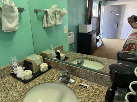 Iron/ironing board, free WiFi