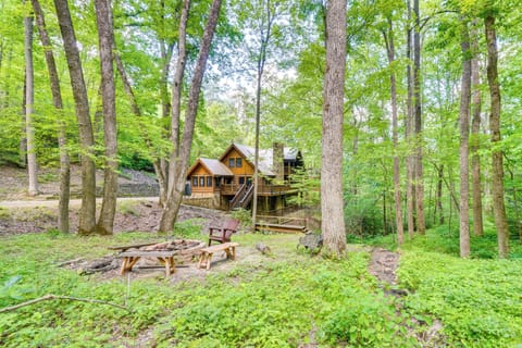Sevierville Vacation Rental | 3BR | 3BA | 3,370 Sq Ft | 3 Steps to Enter