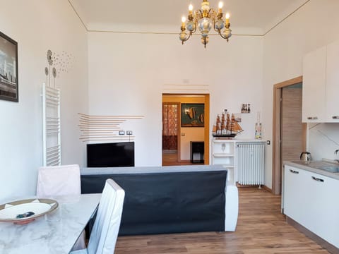 Apartment, Balcony | Private kitchen | Coffee/tea maker, electric kettle