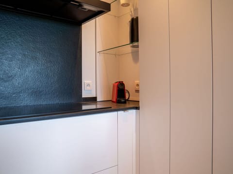 Interior Design, Flooring, Countertop, Room, Cabinetry, Kitchen Appliance, Kitchen, Major Appliance, Glass